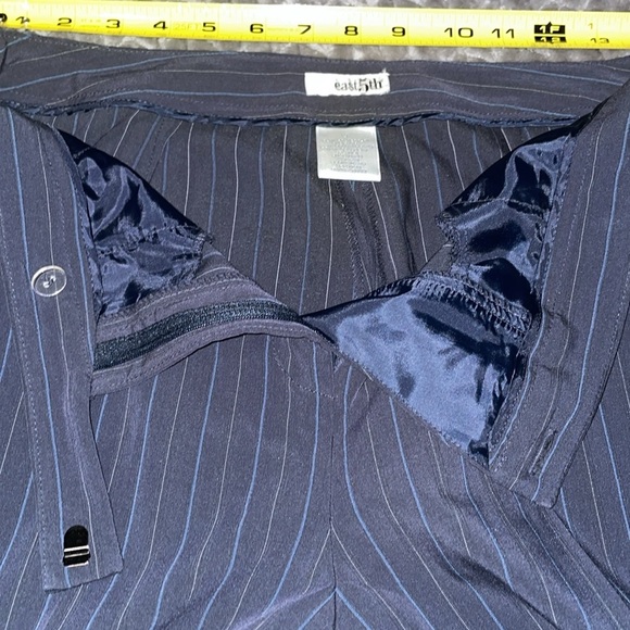 East 5th Business Suit.  Blazer and slacks.  Size 6. Multi color pin strips. - Picture 11 of 16